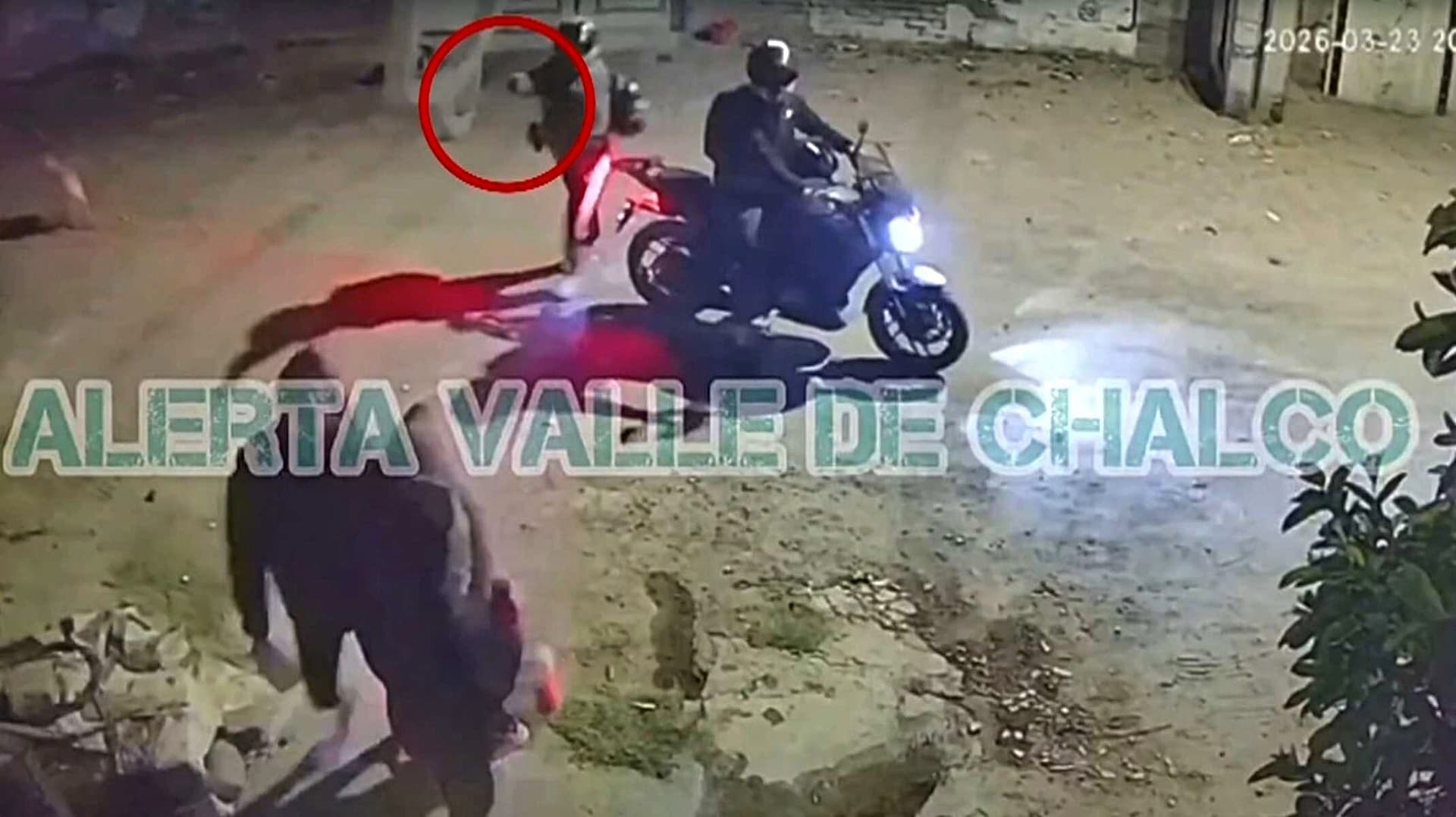 VIDEO: Arma Explota en Manos de Asaltante al Intentar Disparar contra Tres Mujeres en Valle de Chalco