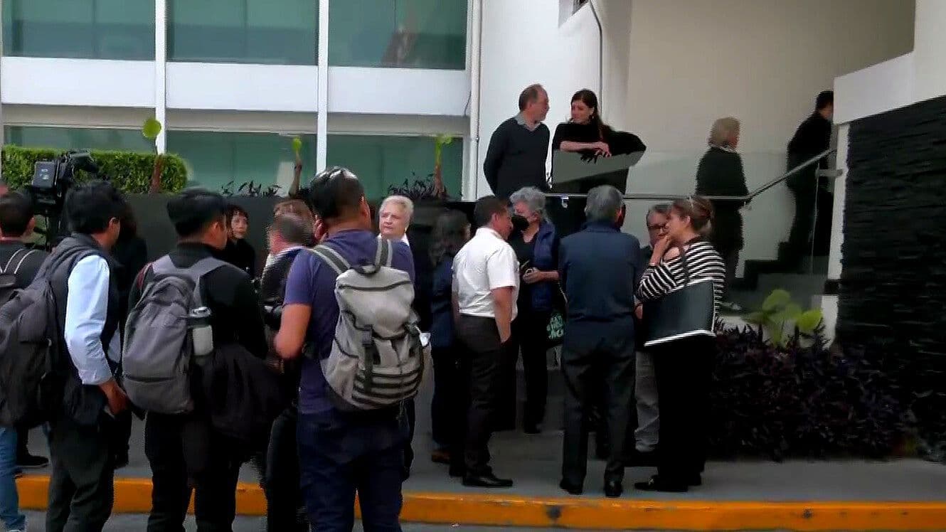 Familiares y Amigos Dan Último Adiós a la Periodista Cristina Pacheco