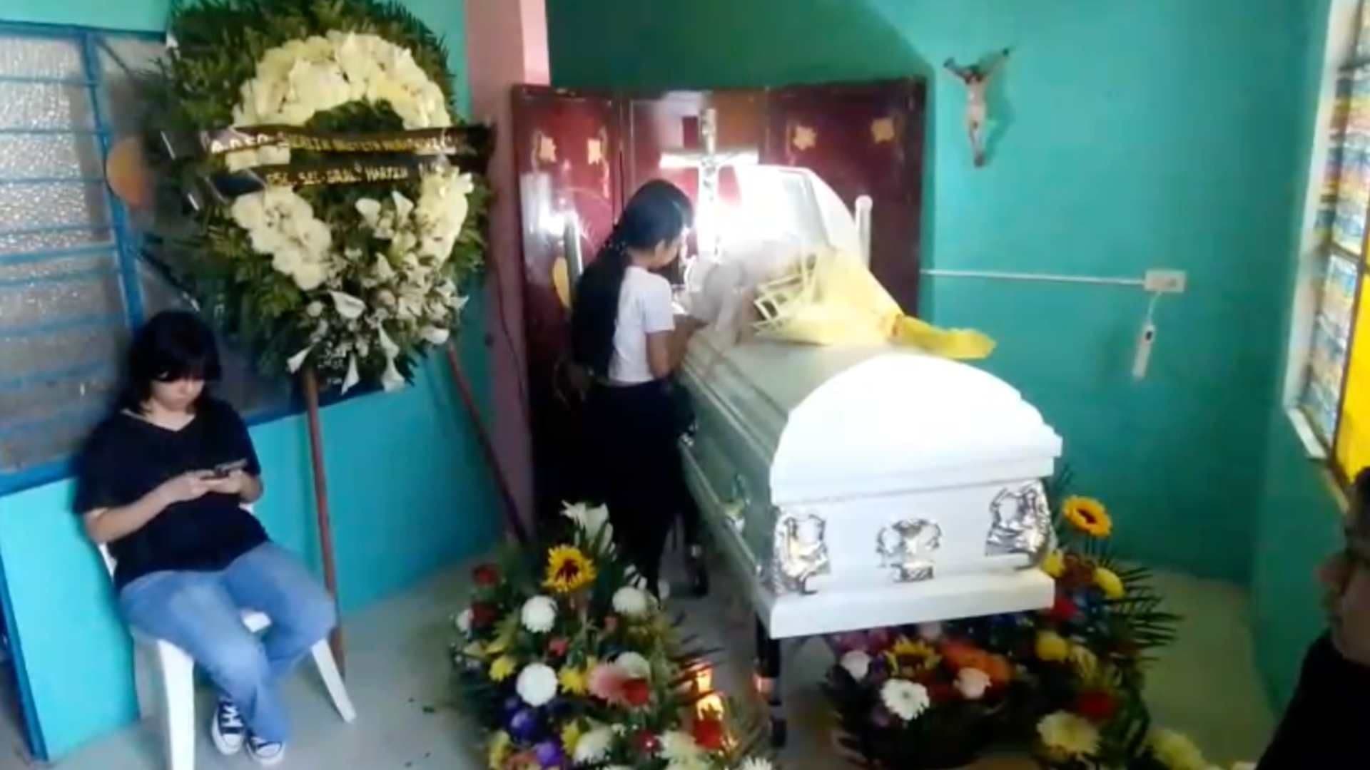 Dan Último Adiós a Sherlyn Briyith, Estudiante Ahogada en Playa de Coatzacoalcos, Veracruz