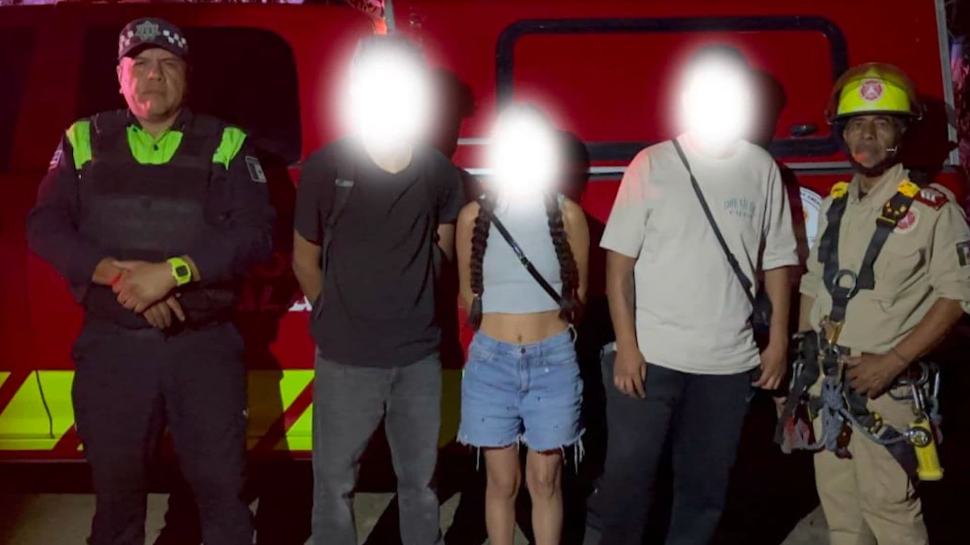 Rescatan a Tres Jóvenes de la Barranca en Tonalá; Quedaron Varados por la Creciente del Río