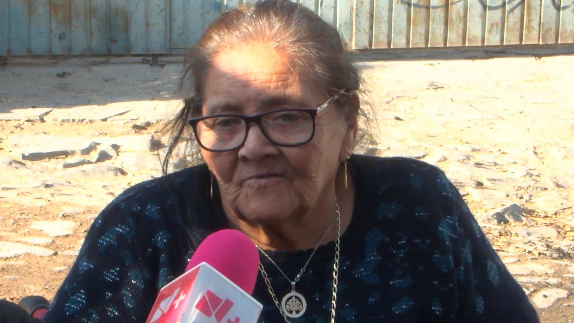 Ella es Guadalupe, Mujer de 74 Años que Perdió su Fábrica de Tarimas en Tonalá por un Incendio
