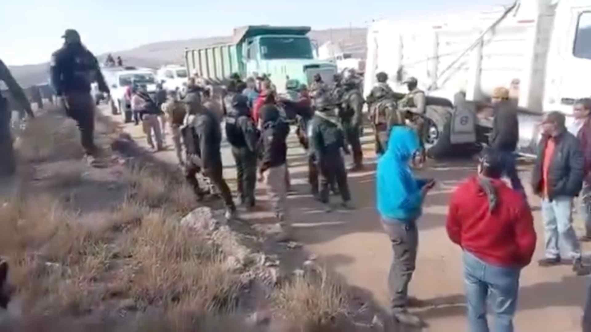 Trabajadores de Volteo se Manifiestan por Falta de Pagos en Carretera a Villa de Reyes