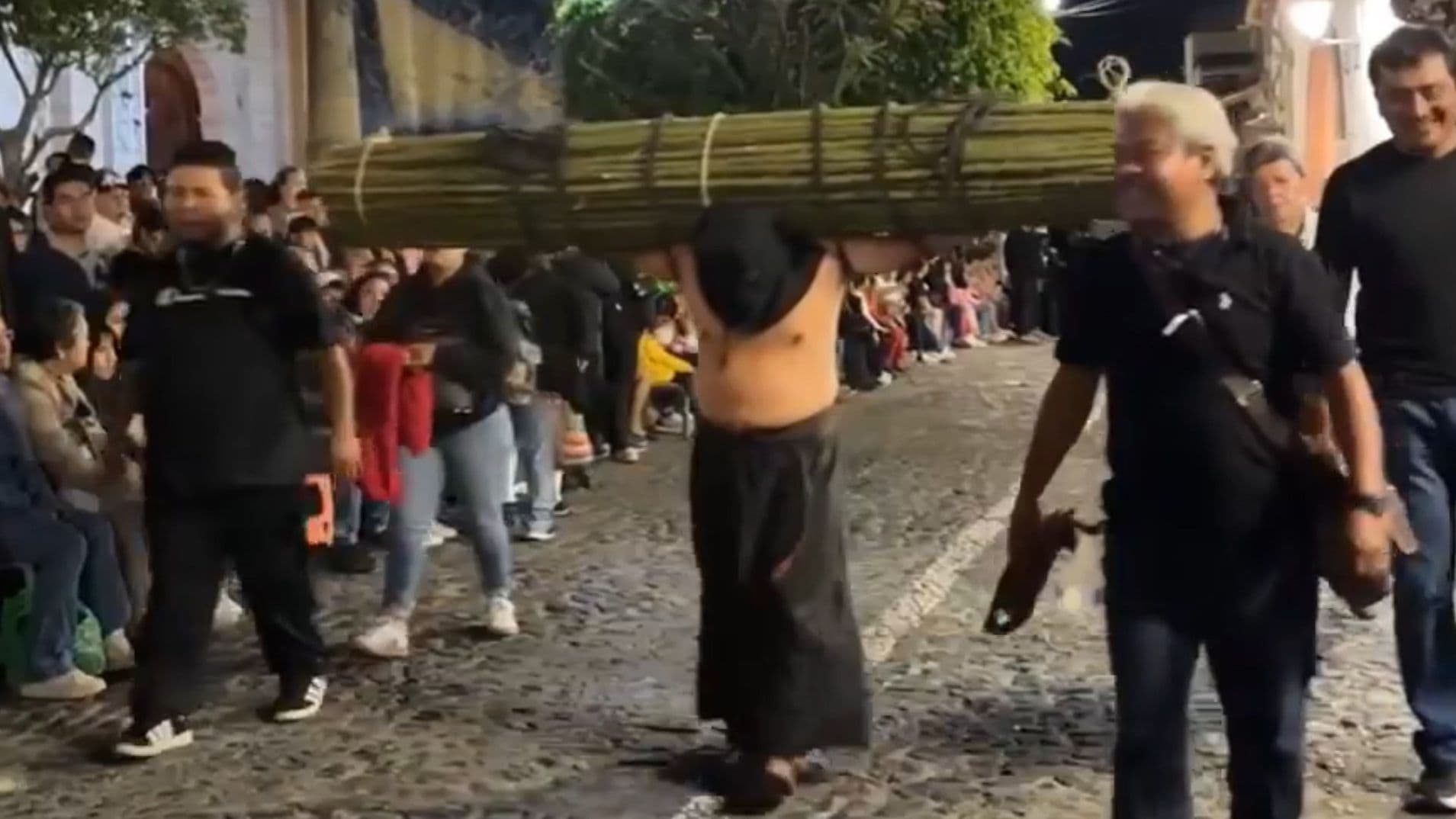 Inician Actividades de Semana Santa en Taxco con la Procesión de la Santísima Trinidad