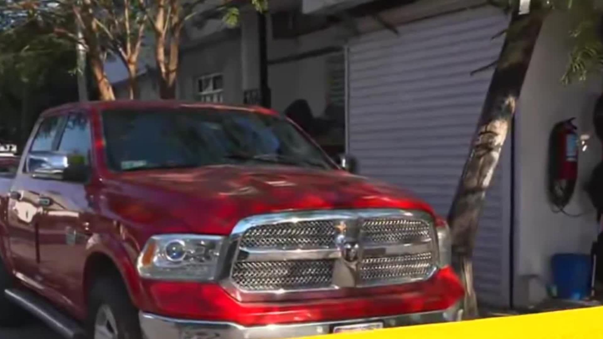 Cateo en Taller de Autopartes en la Colonia Madero en Monterrey por Presunta Extorsión