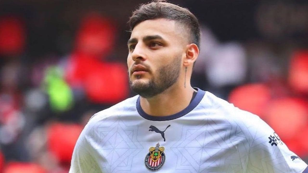 ¿Qué Dijo? Alexis Vega Reaparece en Redes Sociales tras Separación de Chivas