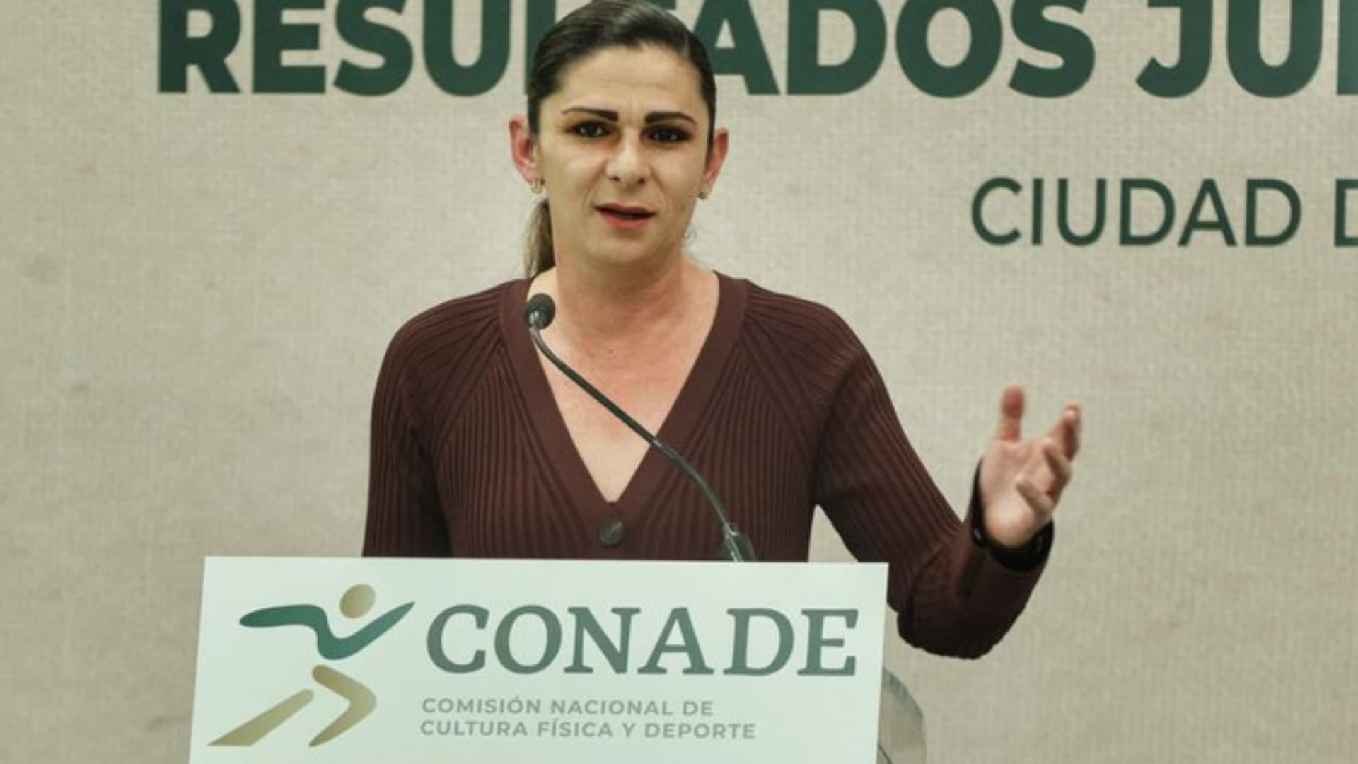 Ana Guevara Responde a Críticas: "Lo que Gano Me lo Trago y lo Visto como Me Da la Gana"