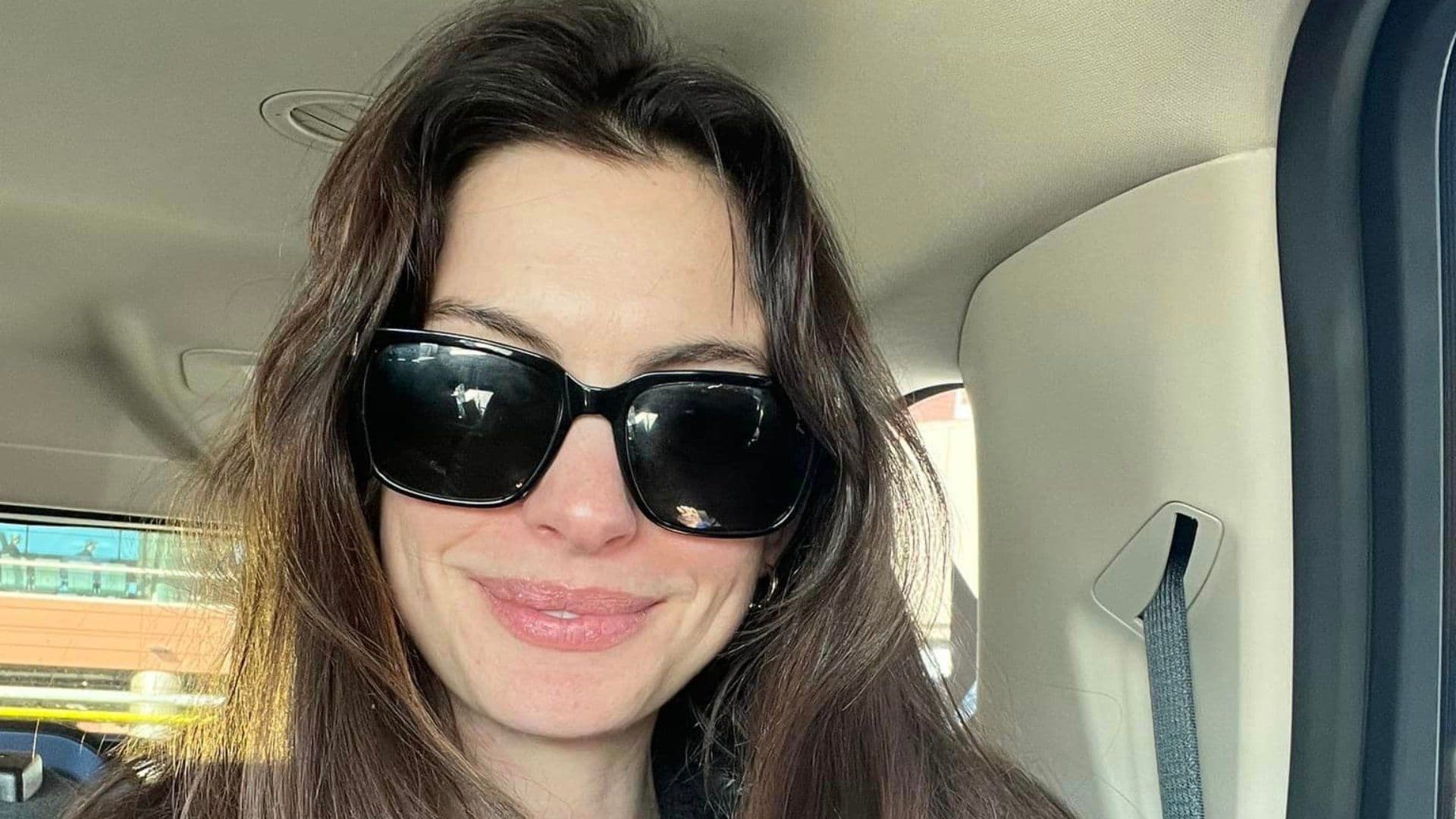 Anne Hathaway Confirma su Regreso a la Película 'El Diario de la Princesa 3' con Emotivo Video