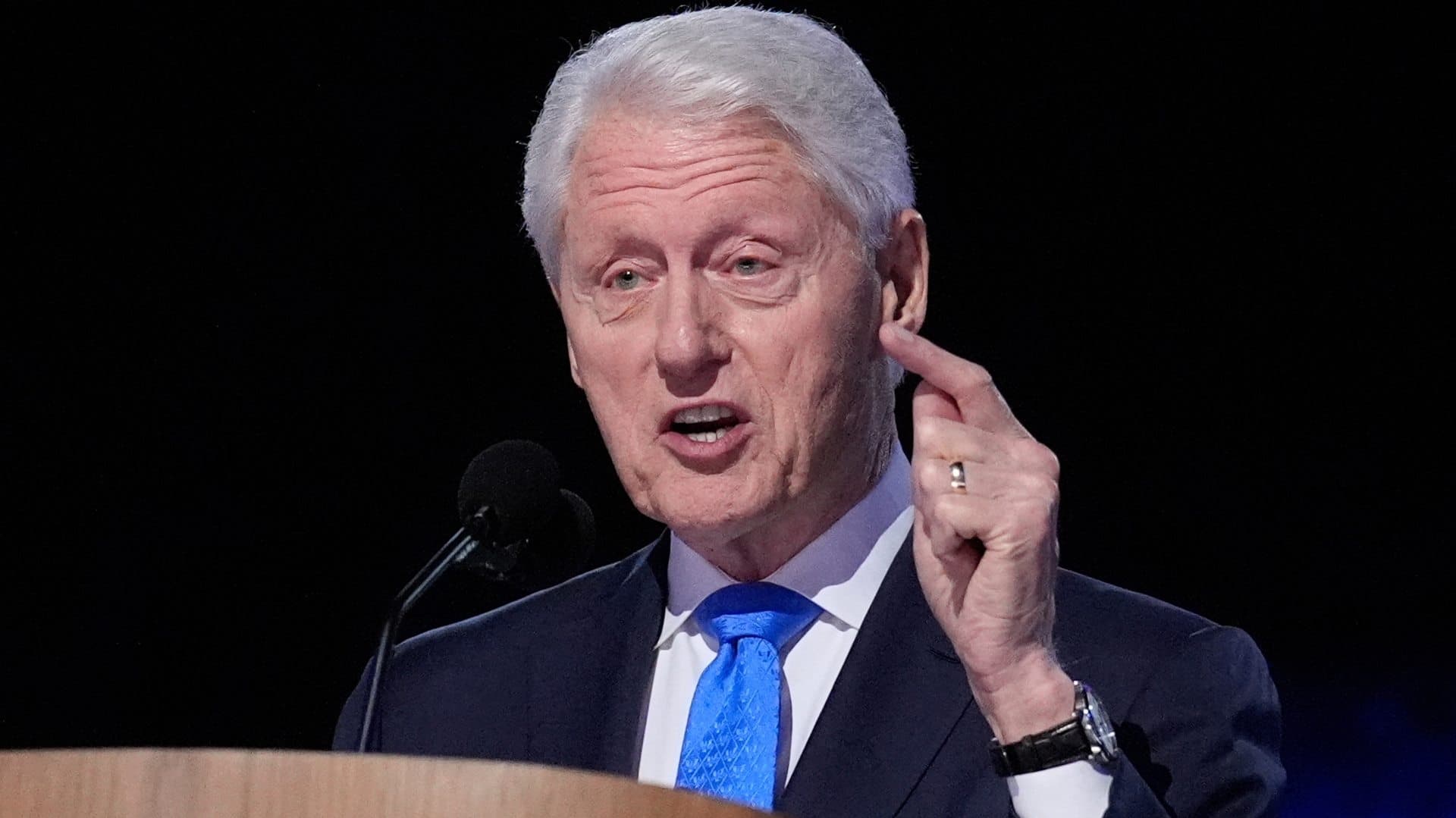 Bill Clinton Declara Bajo Juramento por el Caso Epstein: Esto Pasó en la Comparecencia