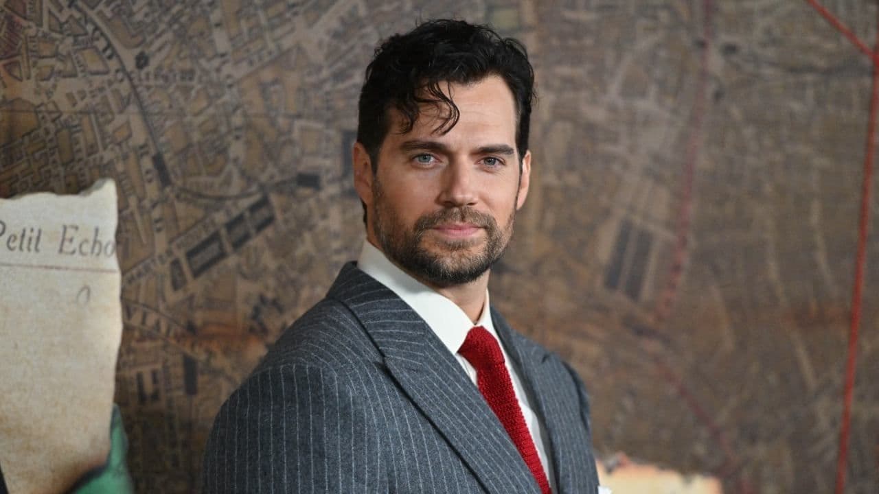 Con Henry Cavill, No; Destrozan a James Gunn y Universo DC en Redes Sociales