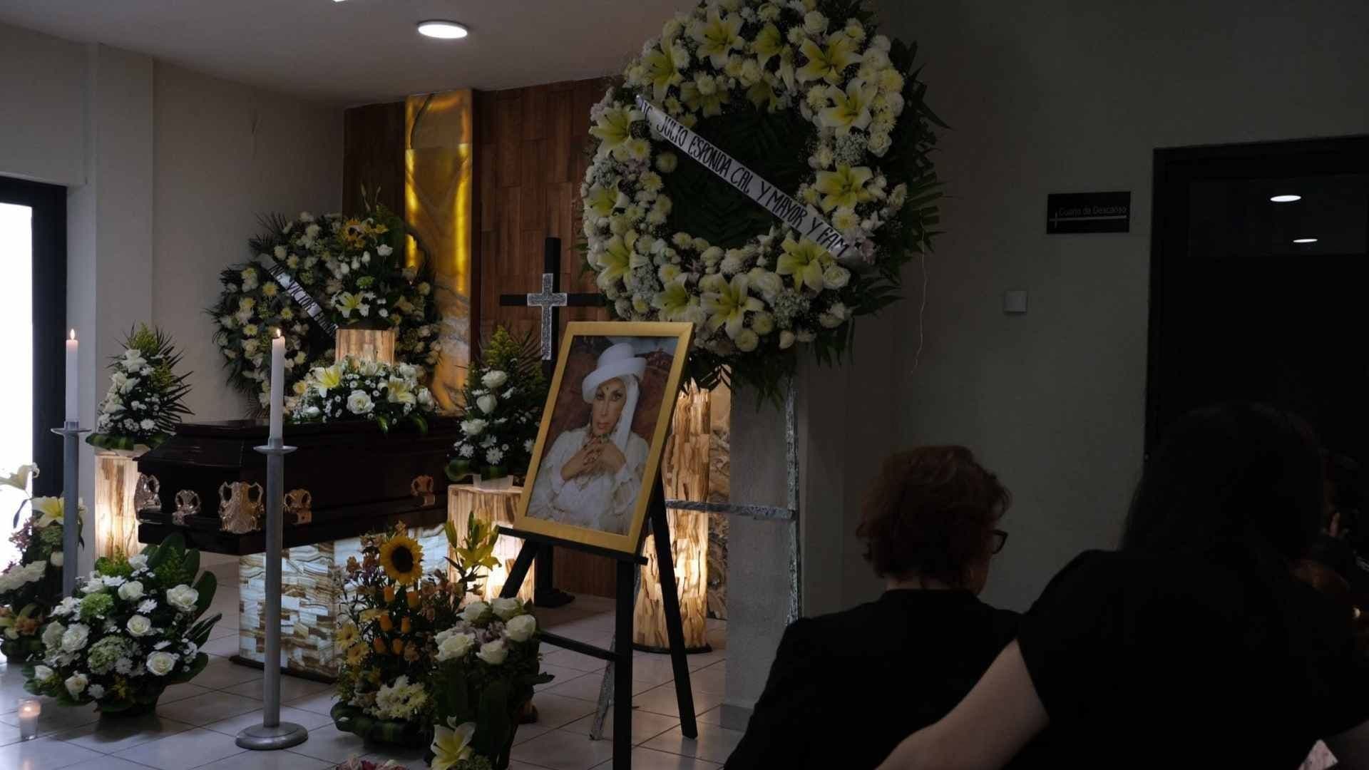 Familia de Irma Serrano Planea Homenaje en Teatro Fru Fru