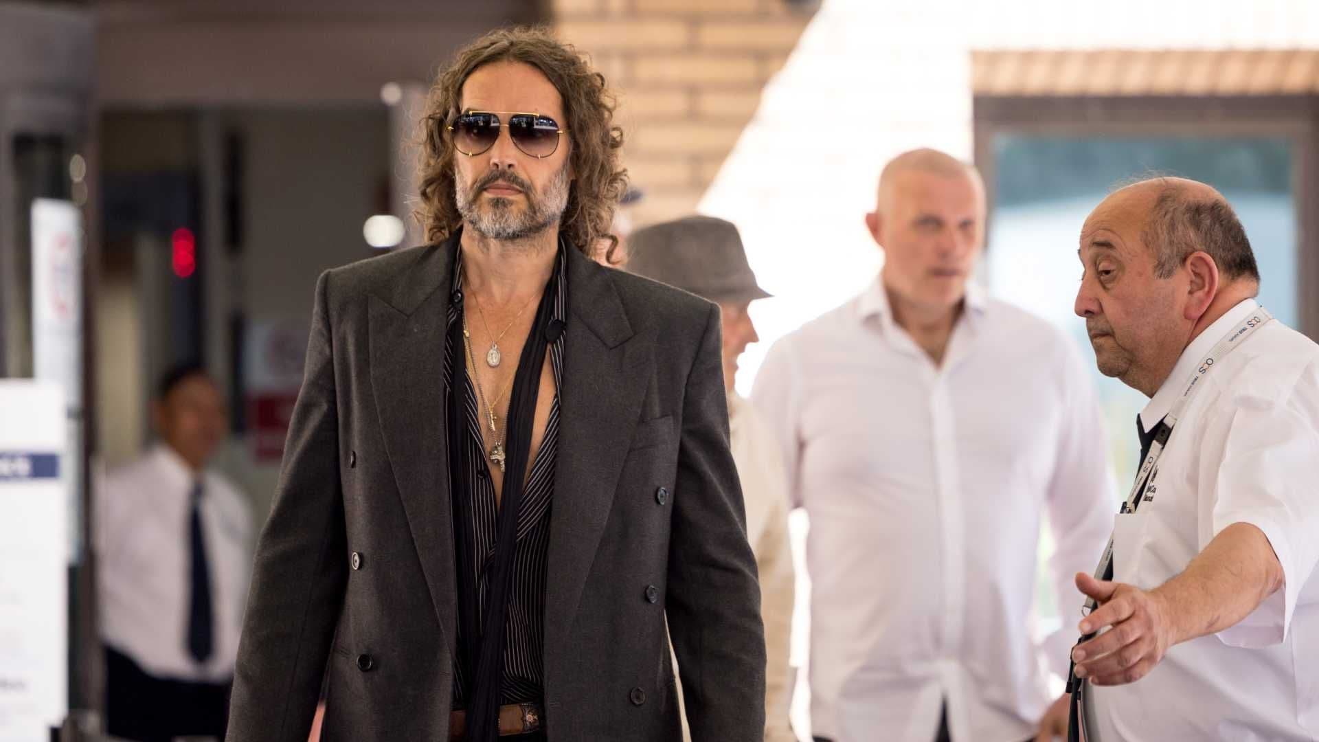 Nuevas Acusaciones contra Russell Brand: Exesposo de Katy Perry es Investigado por Estos Delitos