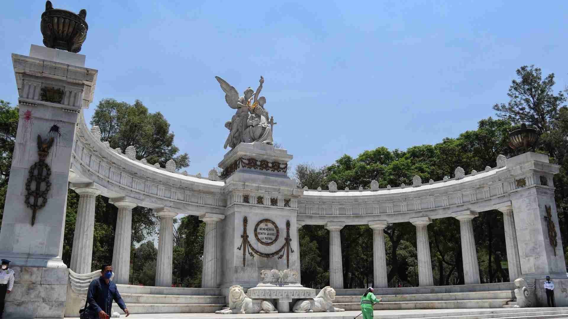 ¿Por Qué Porfirio Díaz Ordenó Construir el Hemiciclo a Juárez?