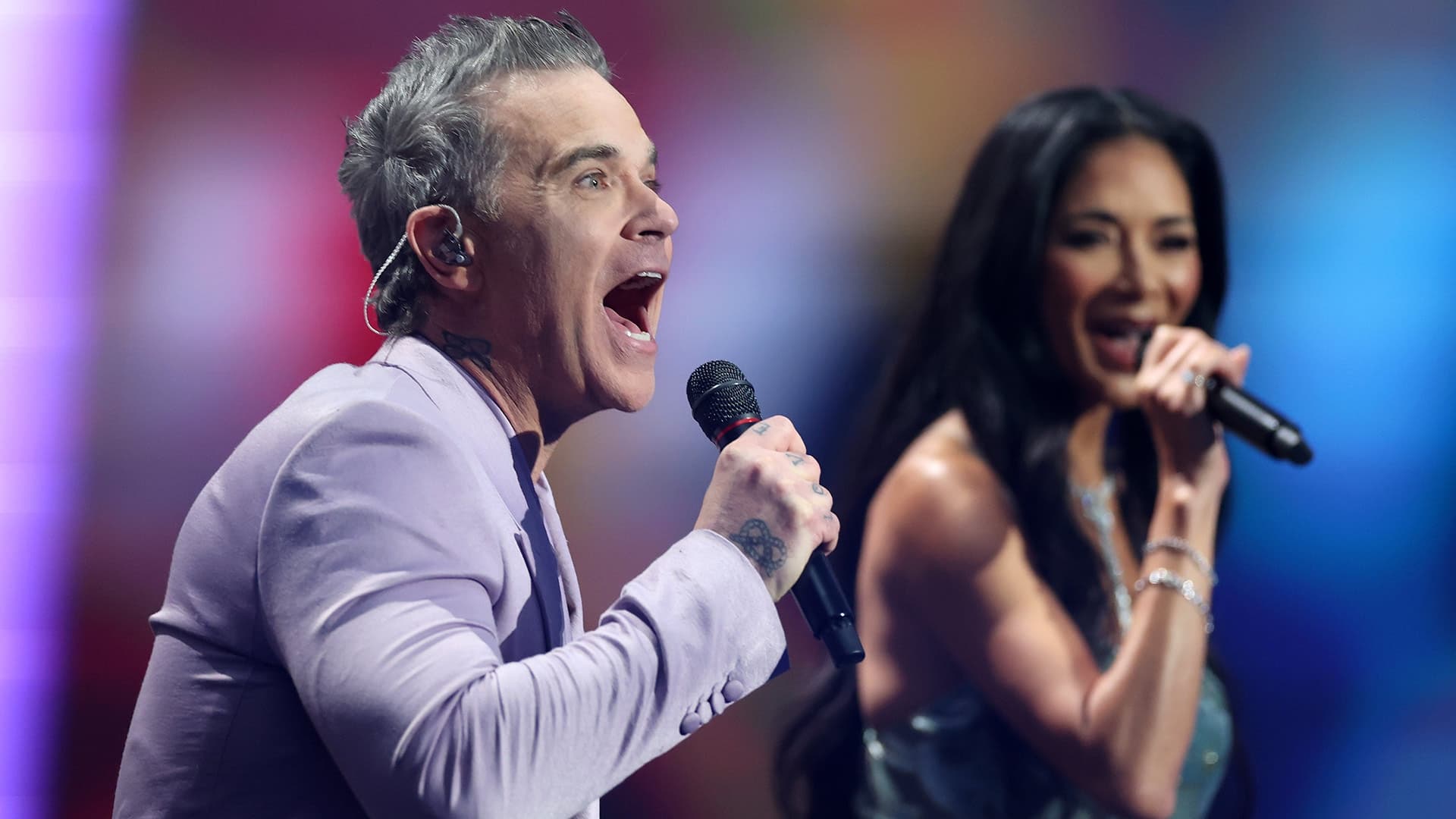 Robbie Williams y Nicole Scherzinger Cantan "Nuevo Himno del Futbol". Esta es la Canción