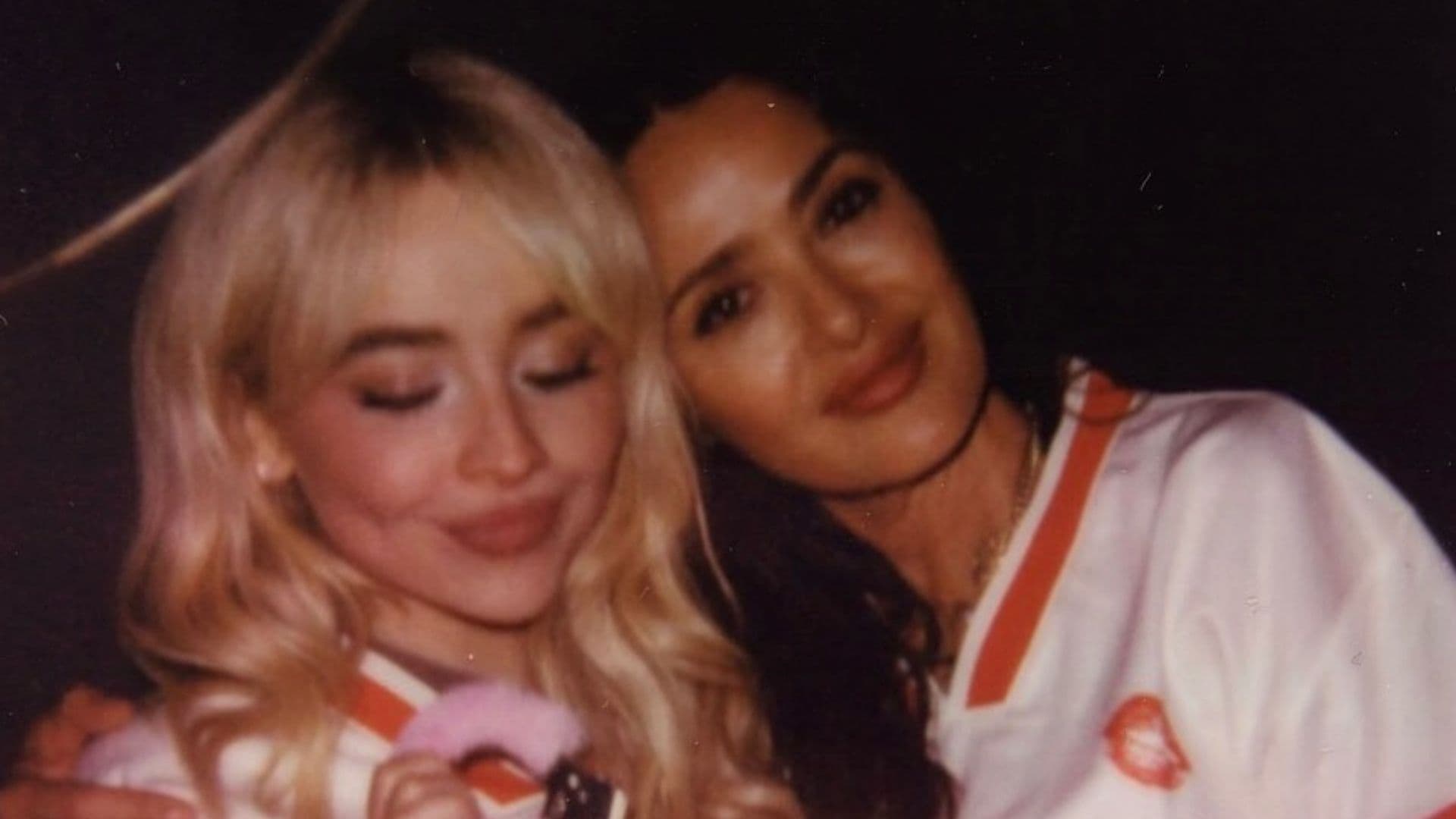 Salma Hayek Reacciona a "Arresto" en Concierto de Sabrina Carpenter: “Fue un Show Espectacular"