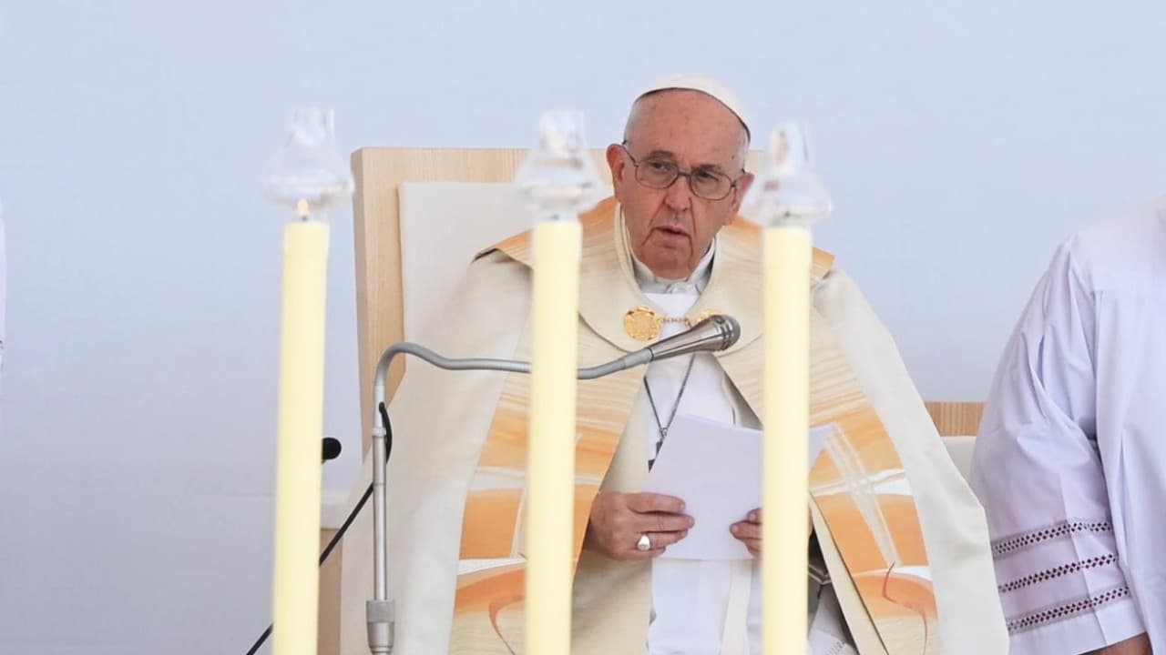 Papa Lamenta en Budapest "Puertas Cerradas" a Migrantes