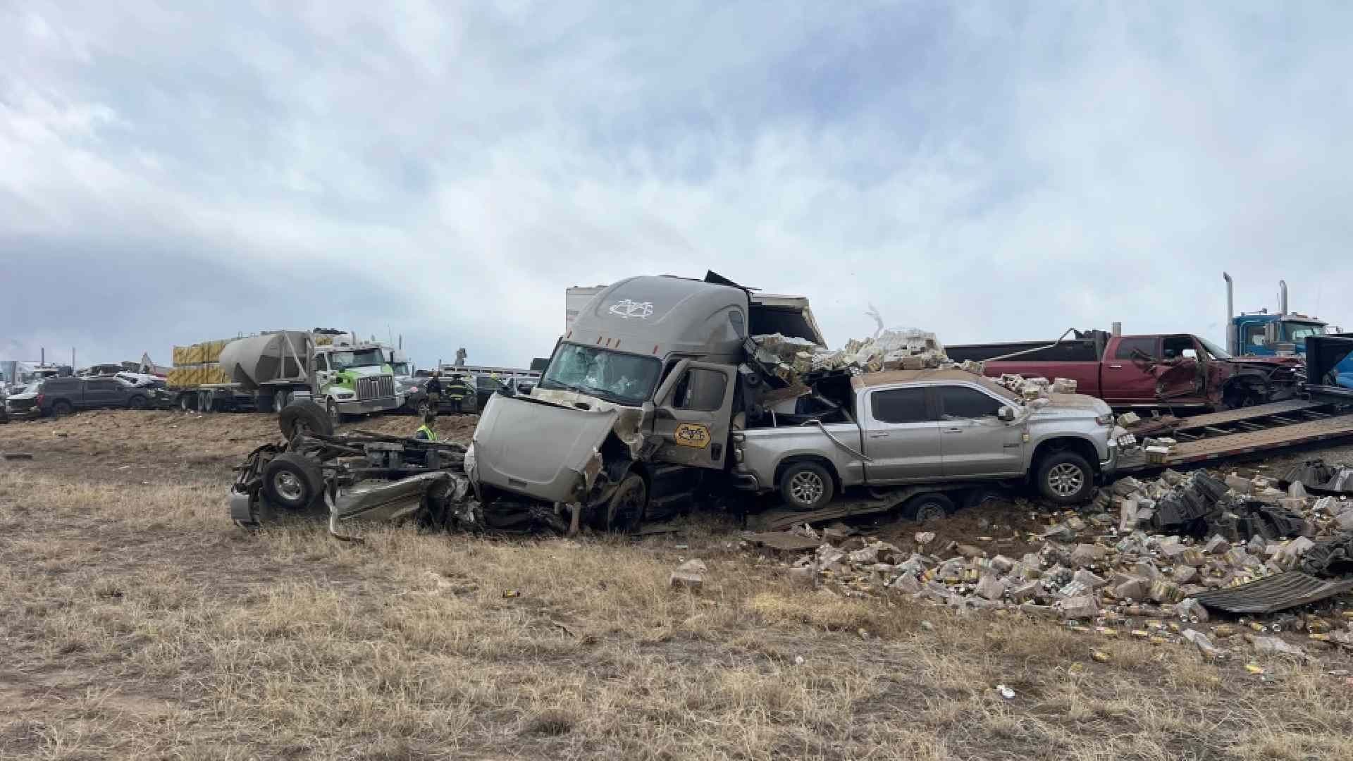 Polvo Reduce Visibilidad y Desata Carambola de Más de 30 Vehículos en Colorado; Hay 4 Muertos