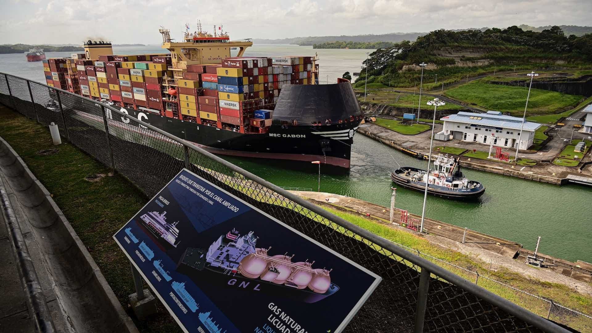 Barcos de EUA Podrán Cruzar el Canal de Panamá sin Pagar Tarifas; Canal de Panamá lo Niega