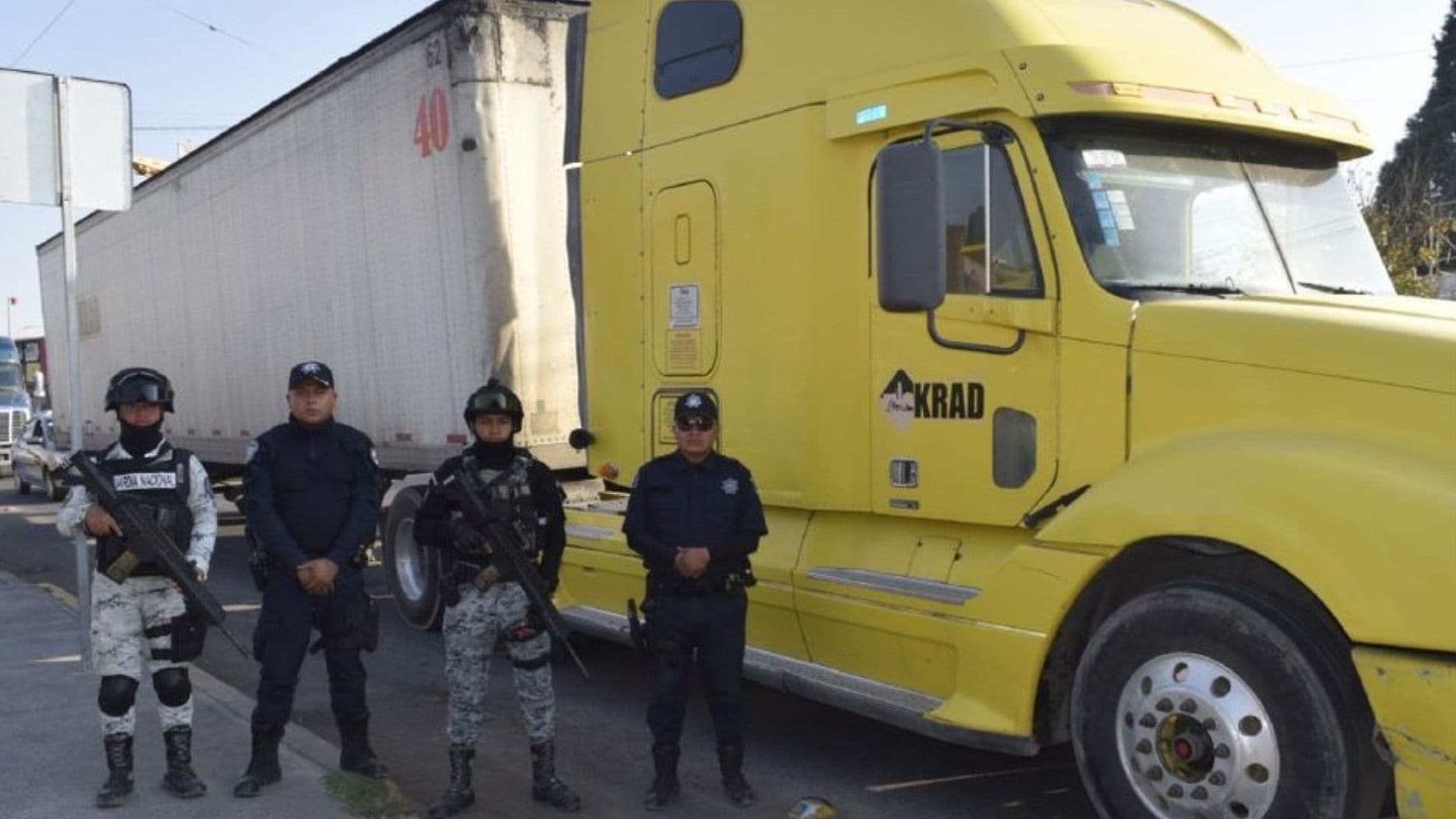 Recuperan en San Pedro Cholula un Tráiler Presuntamente Robado en San Martín Texmelucan, Puebla