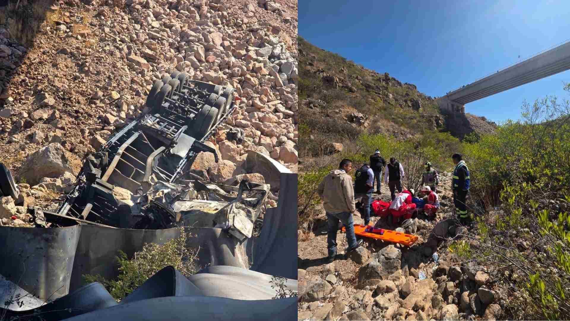 Tráiler Cae de un Puente en Mexquitic, SLP; Conductor Sobrevive