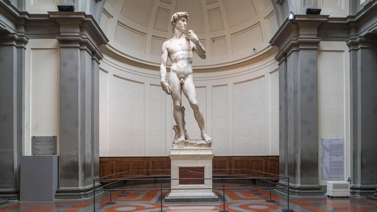 'El David' Estrena Iluminación por los 150 Años de Su Llegada a Florencia