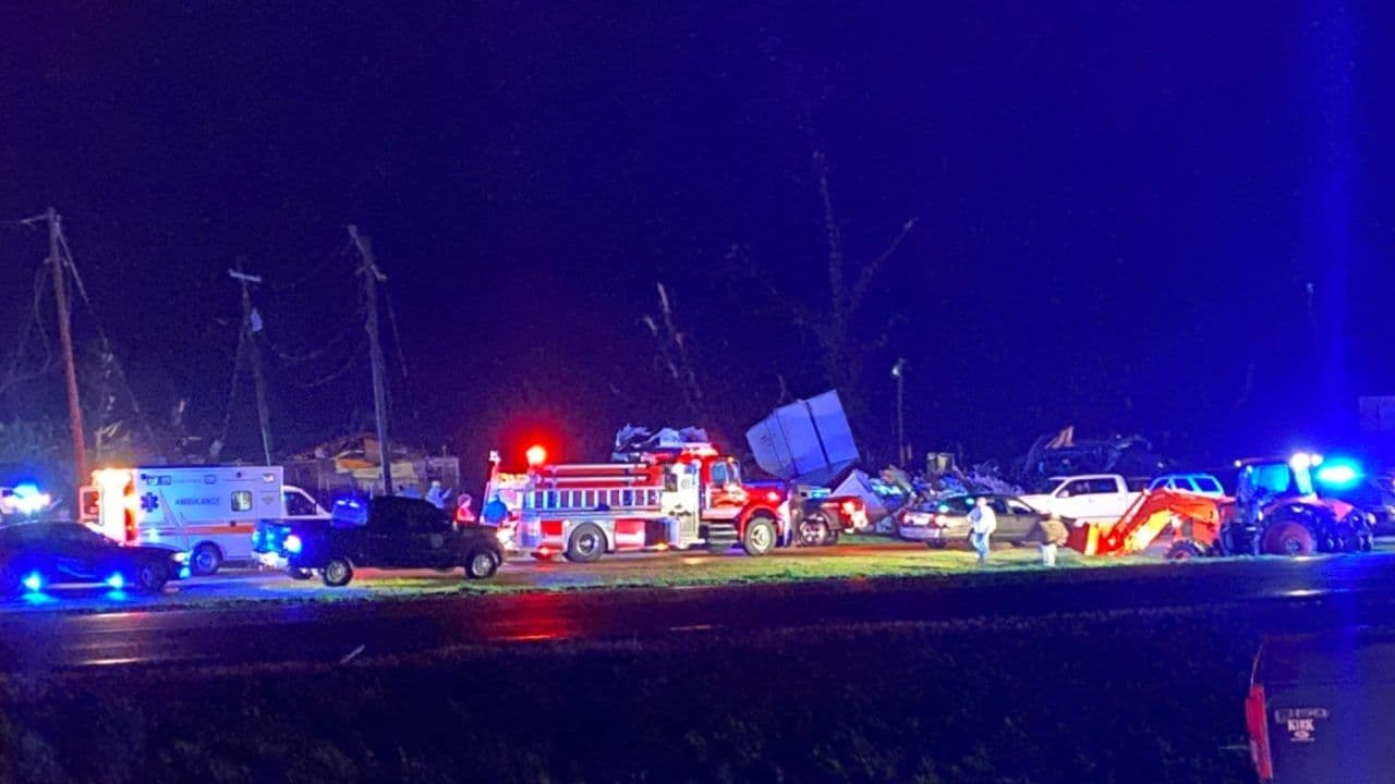 Tornado en Misisipi Deja al Menos 23 Muertos