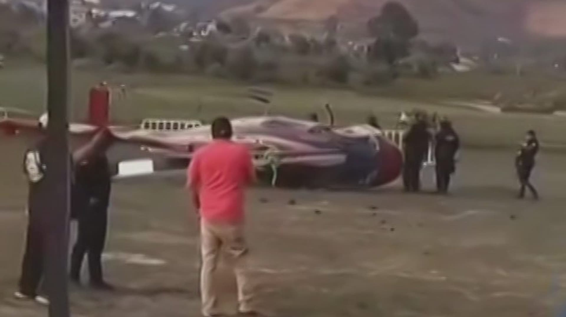 Vuelca Helicóptero por Fuertes Vientos en Zitácuaro, Michoacán; Reportan Tres Heridos