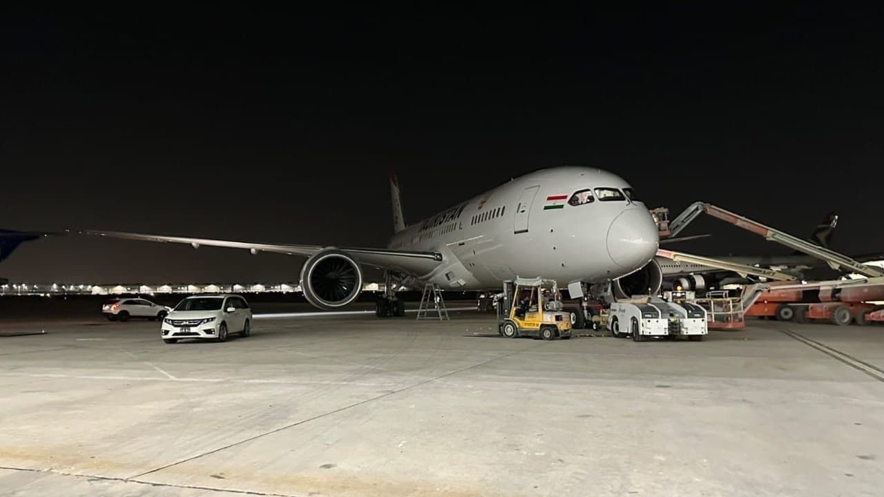 Avión Presidencial, Listo para Arribar a Tayikistán