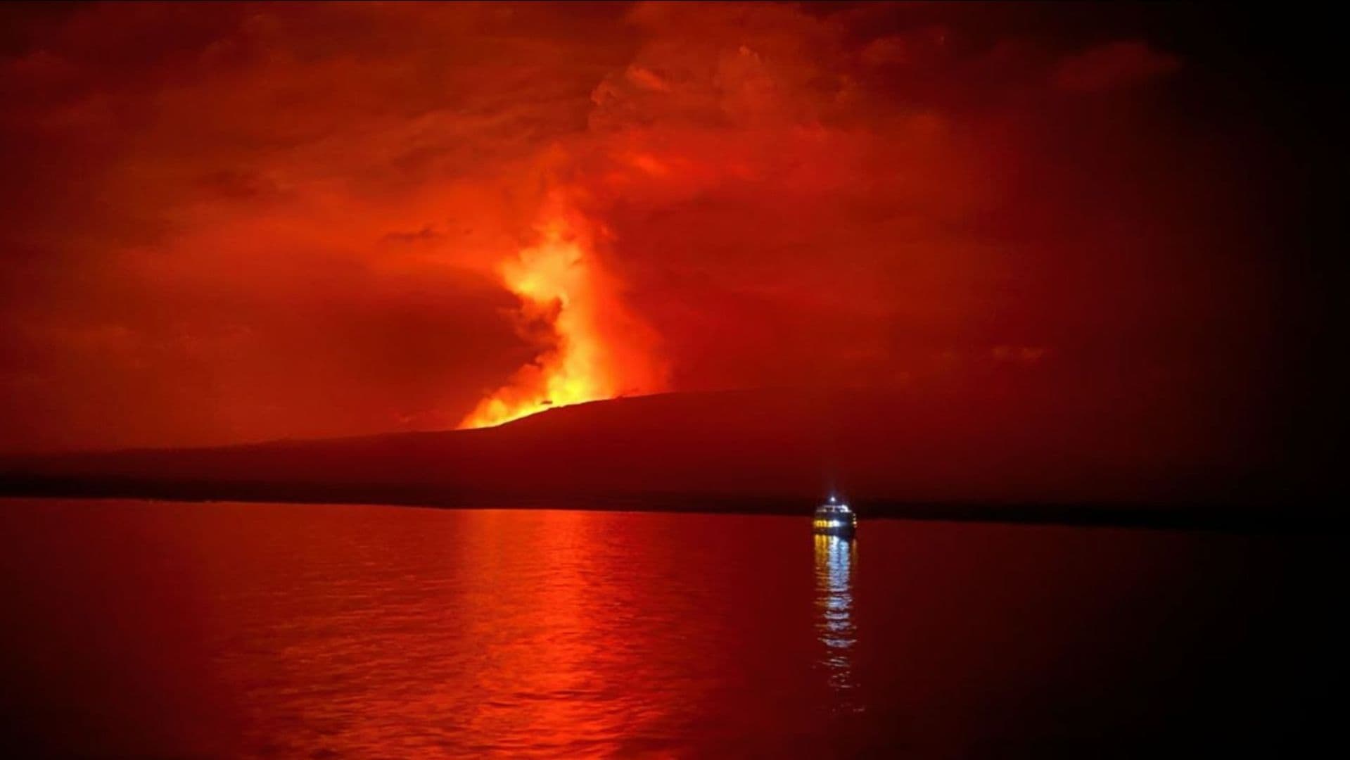 Volcán ‘La Cumbre’, en Islas Galápagos, Hace Erupción; Este es el Peligro Que Representa