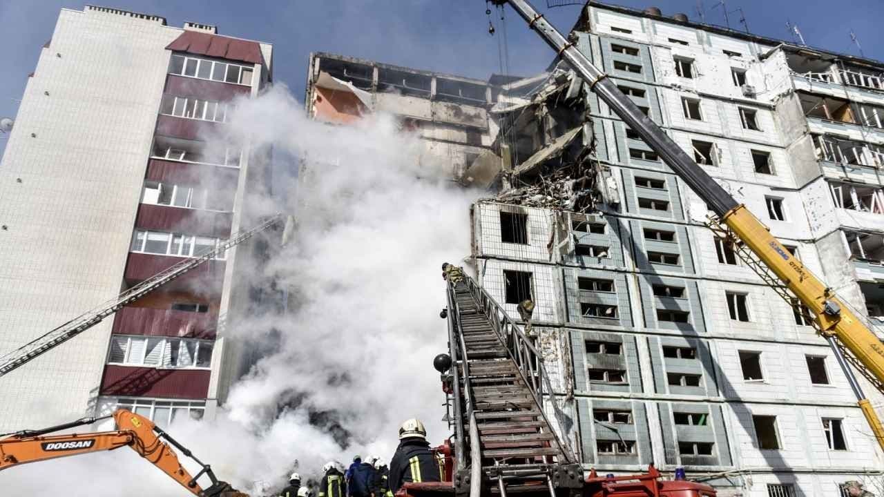 Fuerzas Rusas Atacan Umán y Dnipró; Reportan Varios Muertos