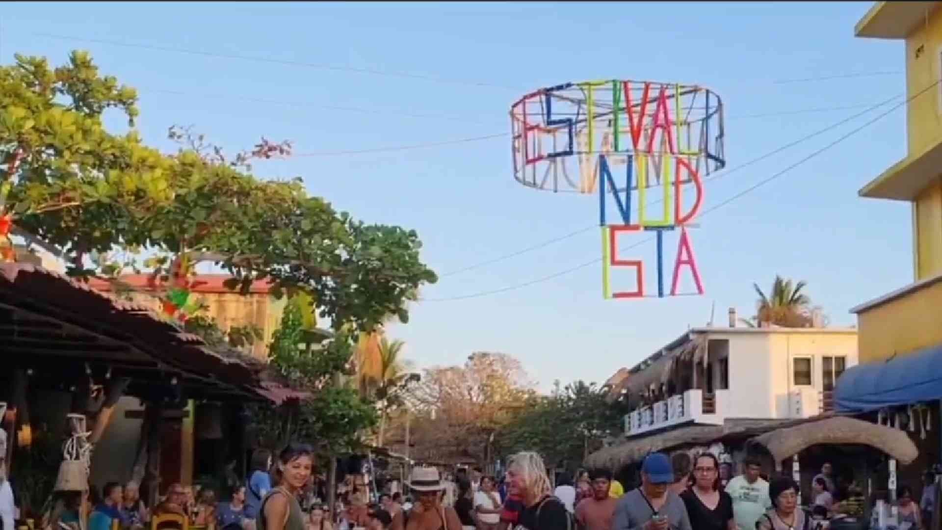Concluye el Festival Nudista Zipolite 2023 en Oaxaca