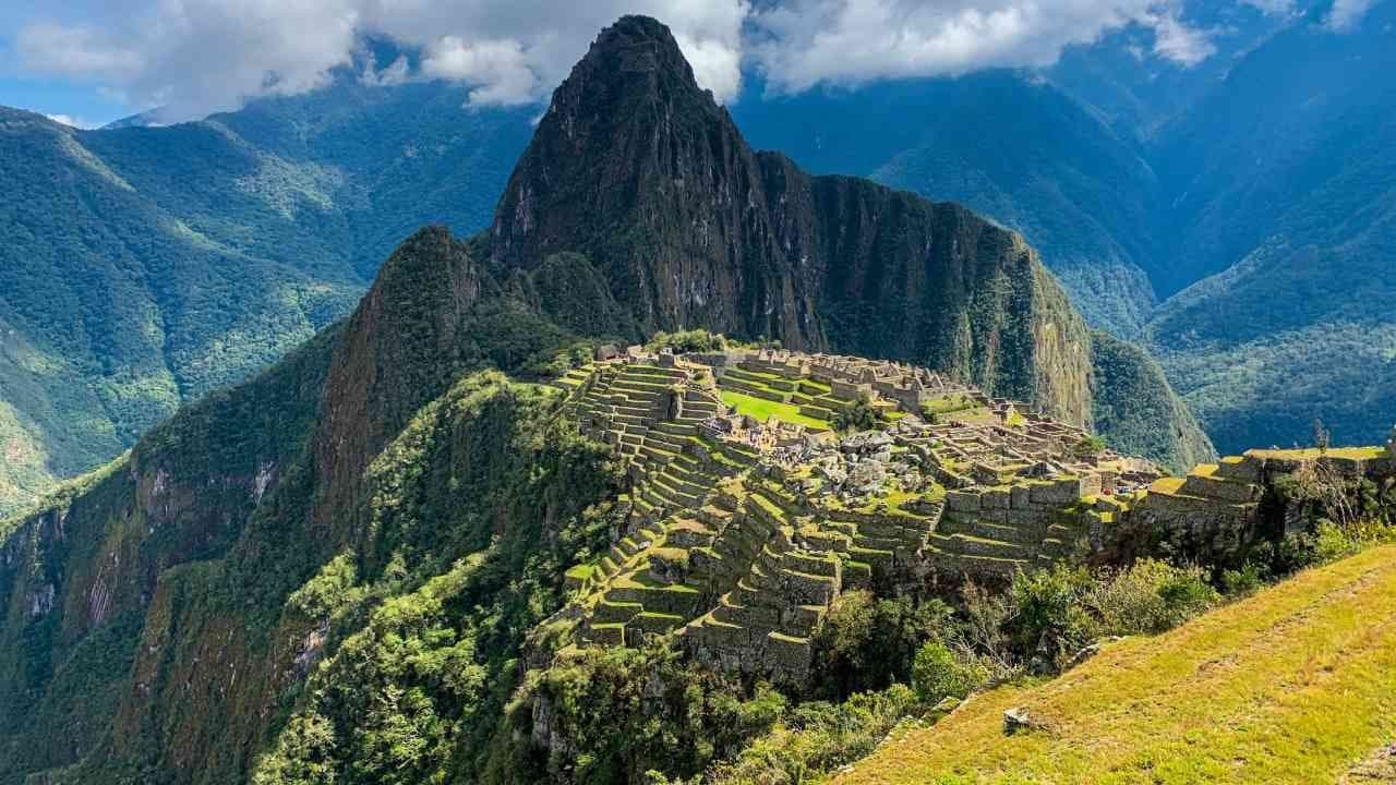 Machu Picchu Reabre sus Puertas Tras Cerrar por Protestas en Perú