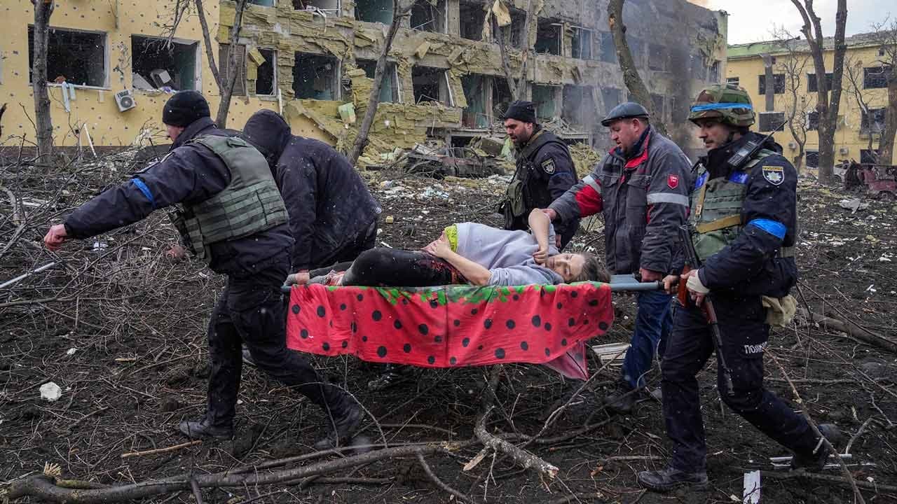 Ataque a Maternidad en Mariúpol, Gana World Press Photo 2023