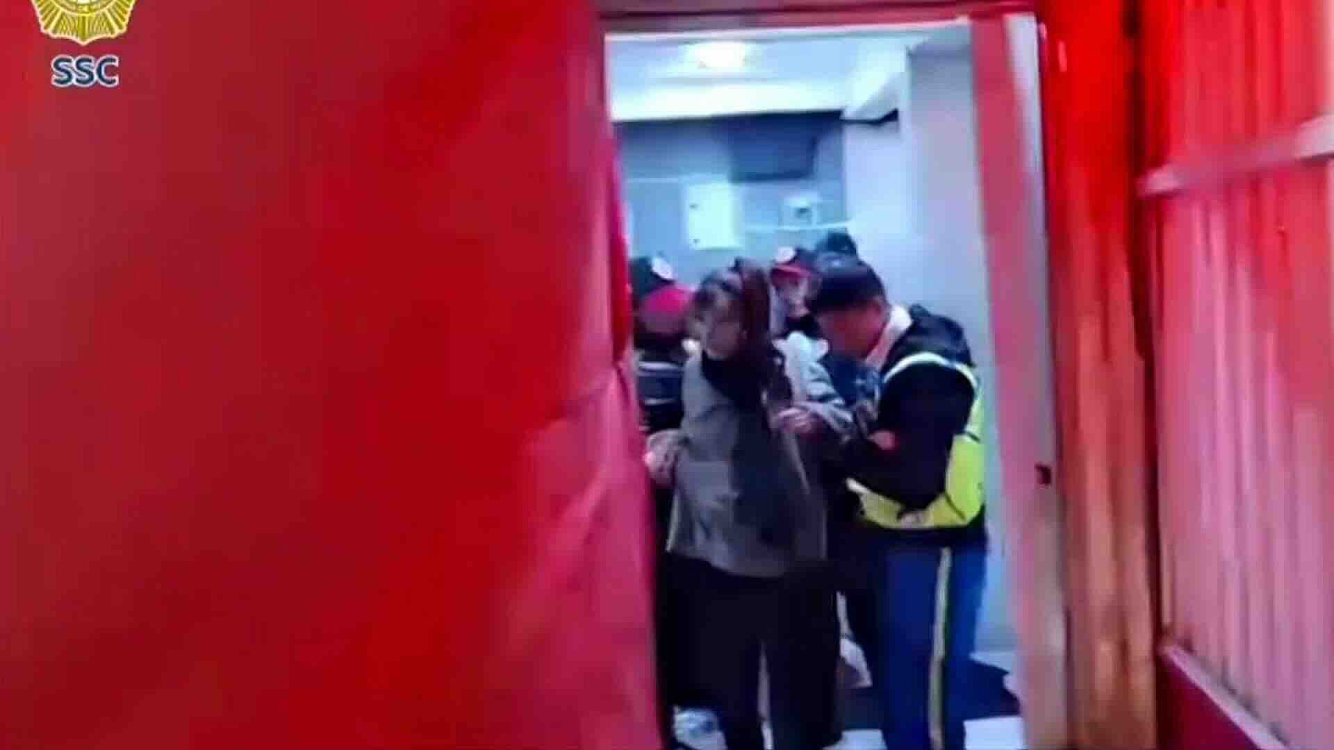 Auxilian a Mujer con 38 Semanas de Embarazo en Paradero de Indios Verdes, CDMX
