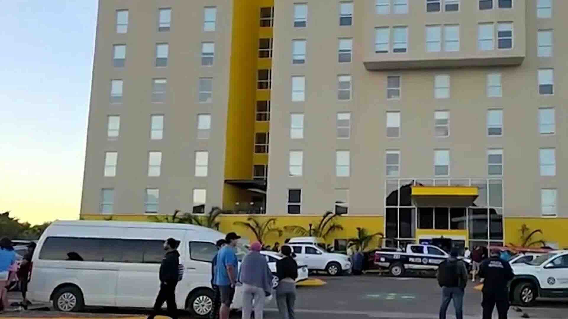Evacúan Hotel en Guaymas por Fuga de Agua que Afectó 7 Pisos y 200 Huéspedes