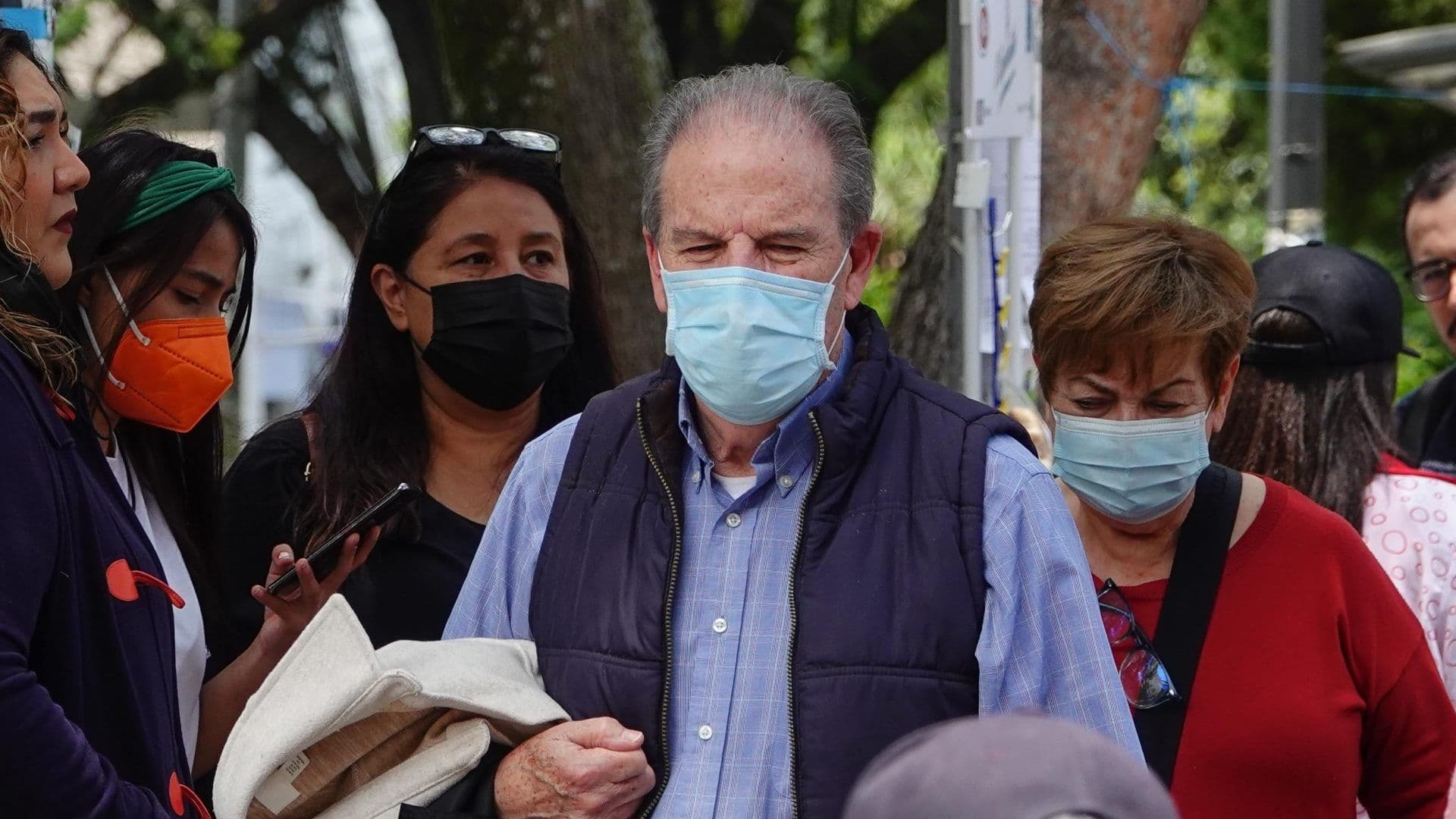 Nuevas Variantes COVID-19: Doctor Alejandro Macías Recomienda Uso de Cubrebocas
