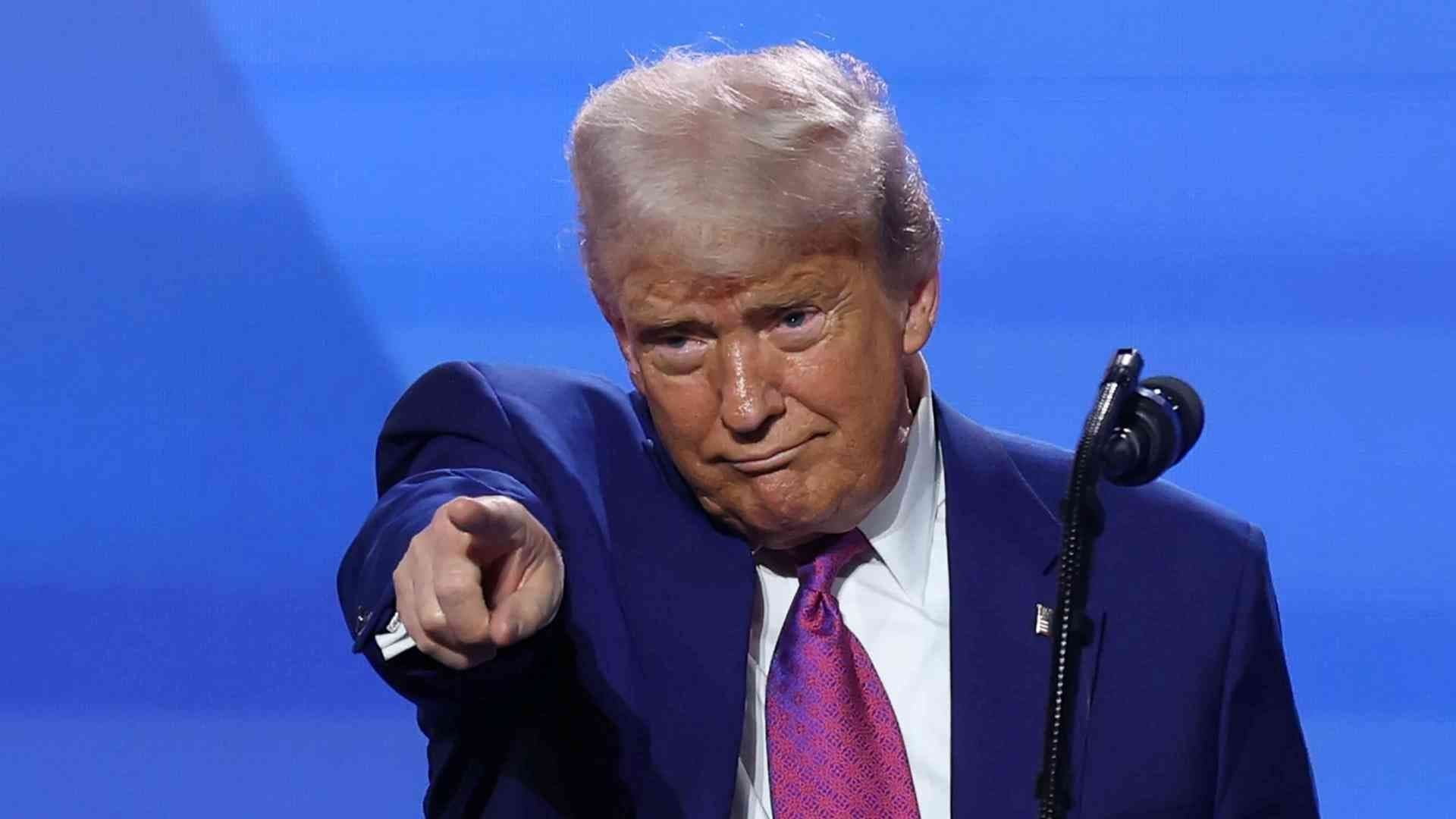 Donald Trump y Arabia Saudita Firman Acuerdo Multimillonario de Material de Defensa