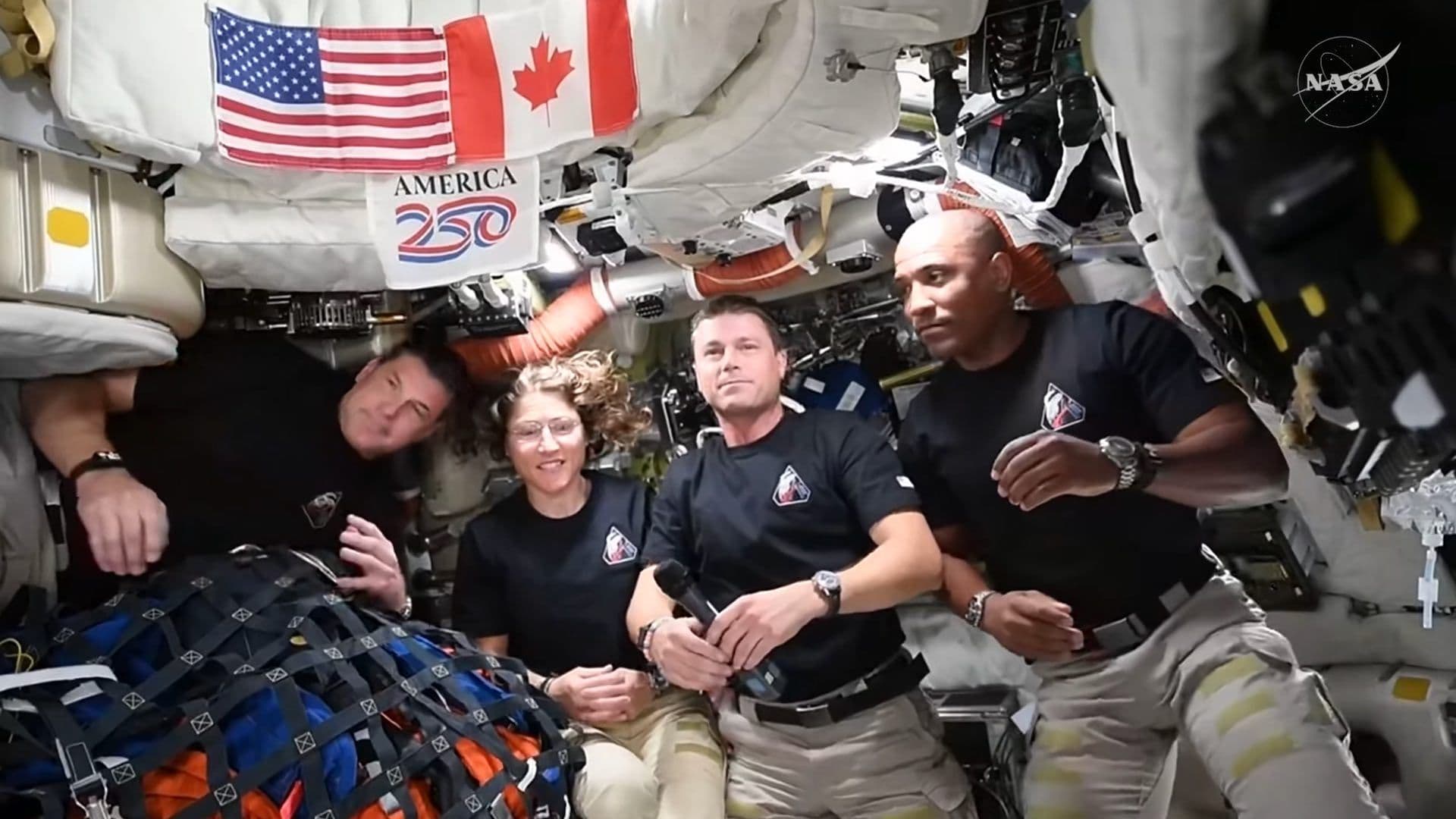 Donald Trump Sostiene Llamada con Astronautas de la Misión Artemis II que Sobrevolaron la Luna