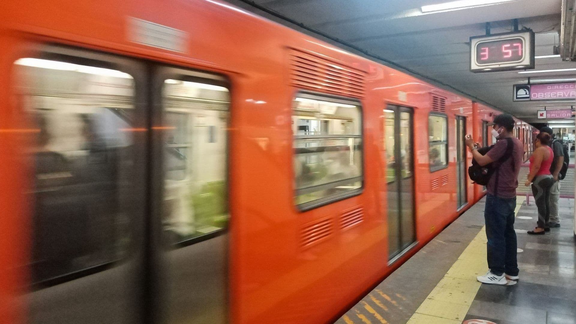¿Qué Pasó en el Metro CDMX Hoy? Video de Gente Corriendo en Estación Salto del Agua