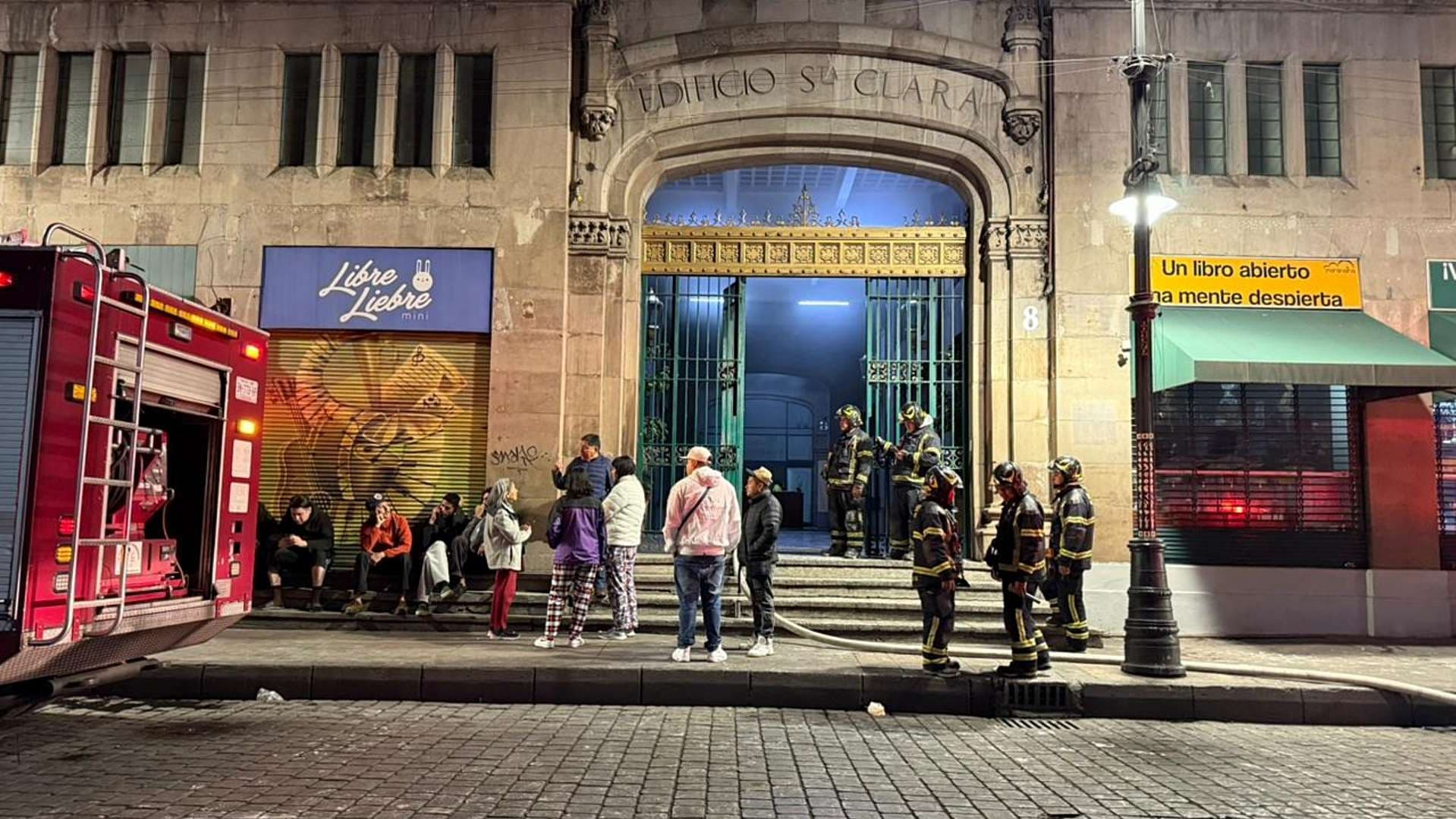 Bomberos Desalojan Edificio en el Centro CDMX: ¿Qué Pasó Hoy en Bolívar y Tacuba?