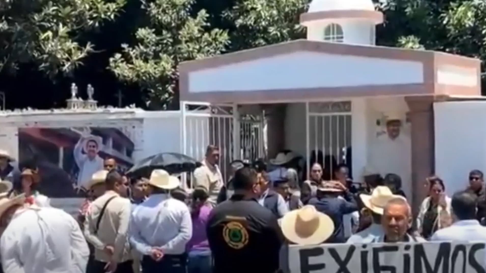 Grecia Quiroz Recuerda a Carlos Manzo en Homenaje por su Cumpleaños