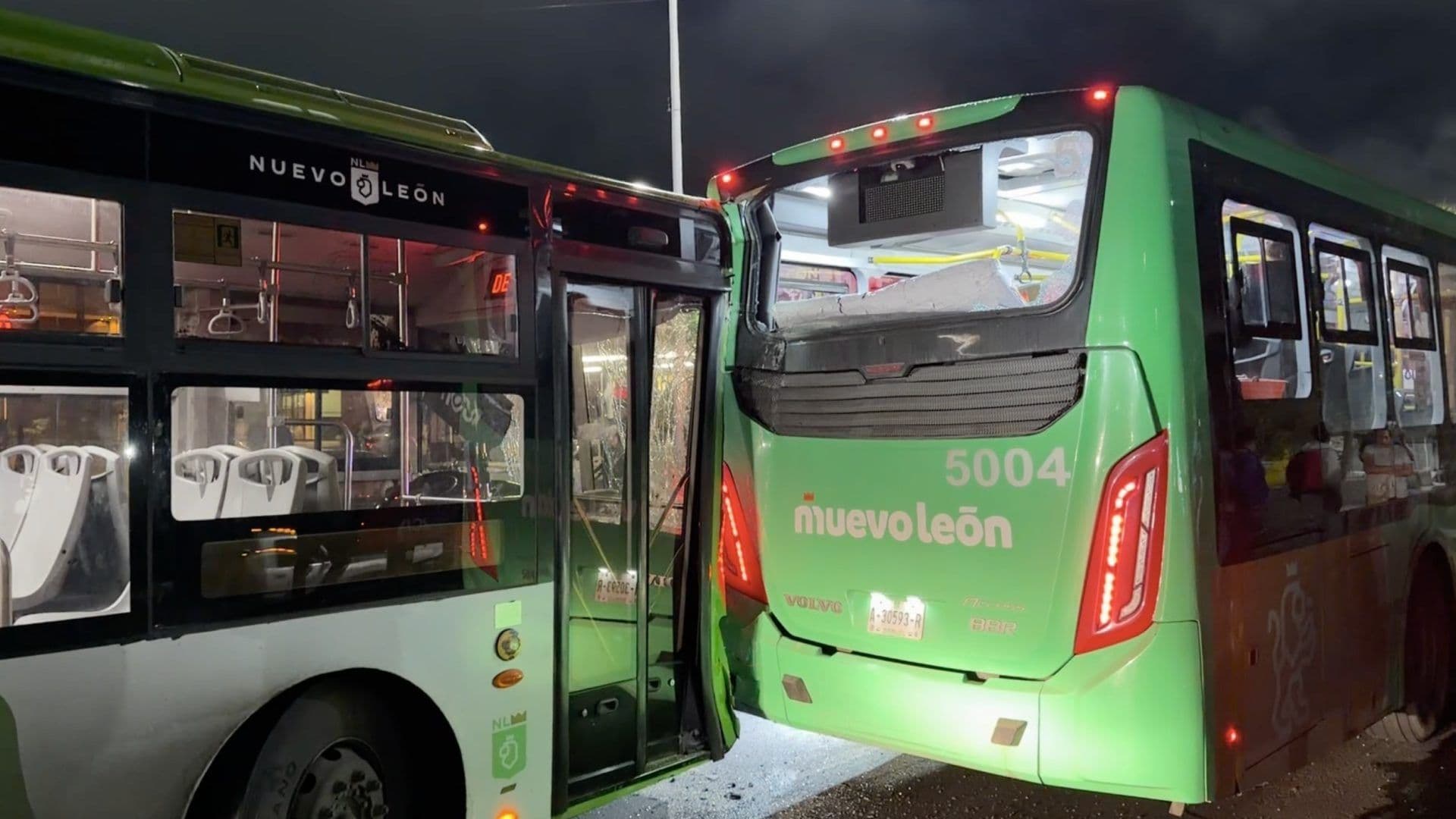Choque de Camiones Ruta 203 y 155 Deja Cinco Lesionados en Santa Catarina, Nuevo León