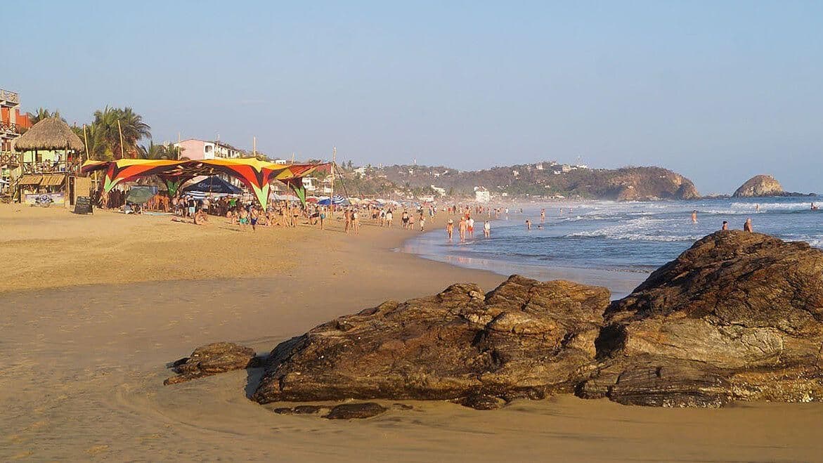 Concluye el Festival Nudista de Zipolite