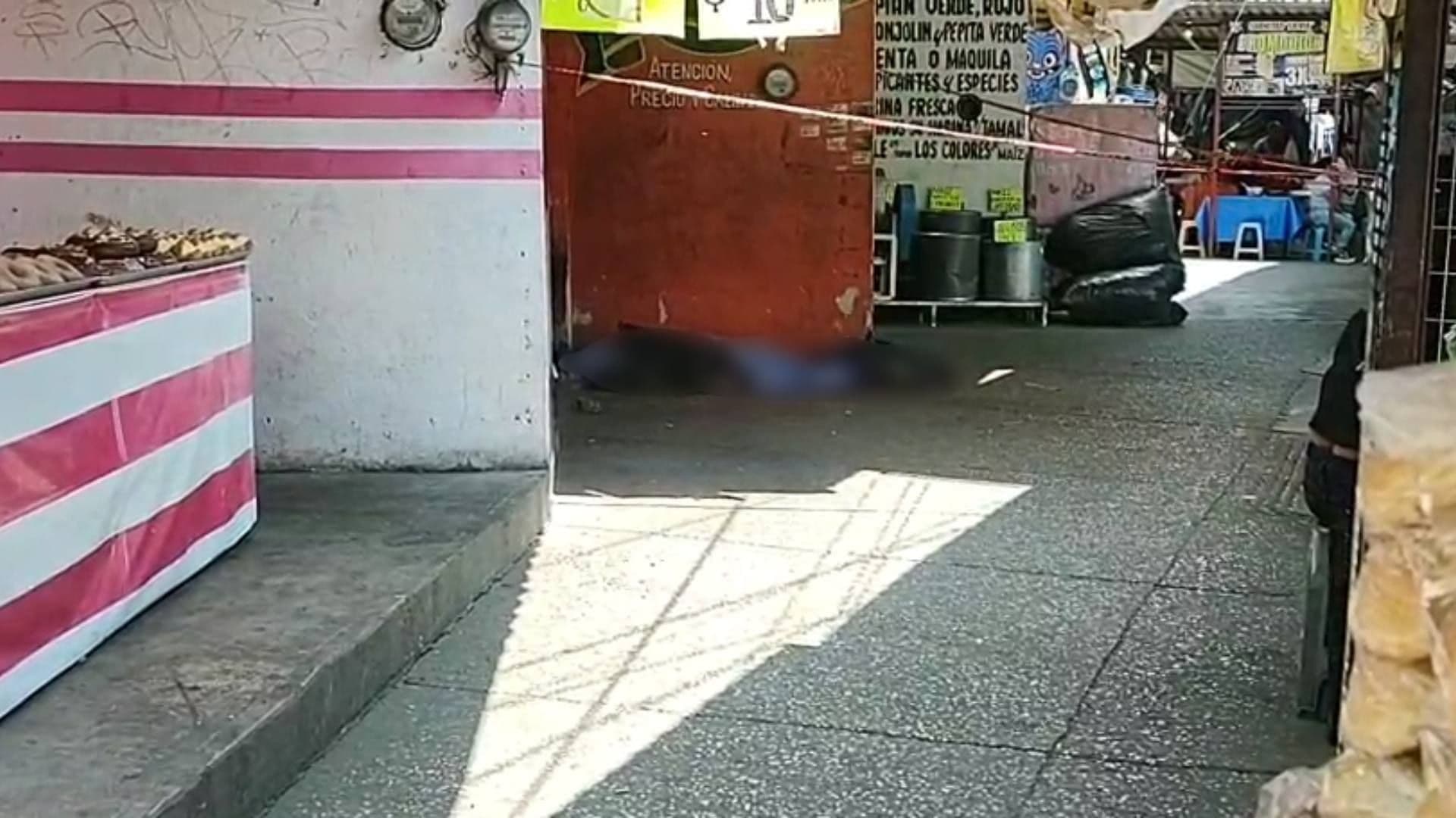 Muere un Hombre entre Locales Comerciales del Mercado Hidalgo de Puebla
