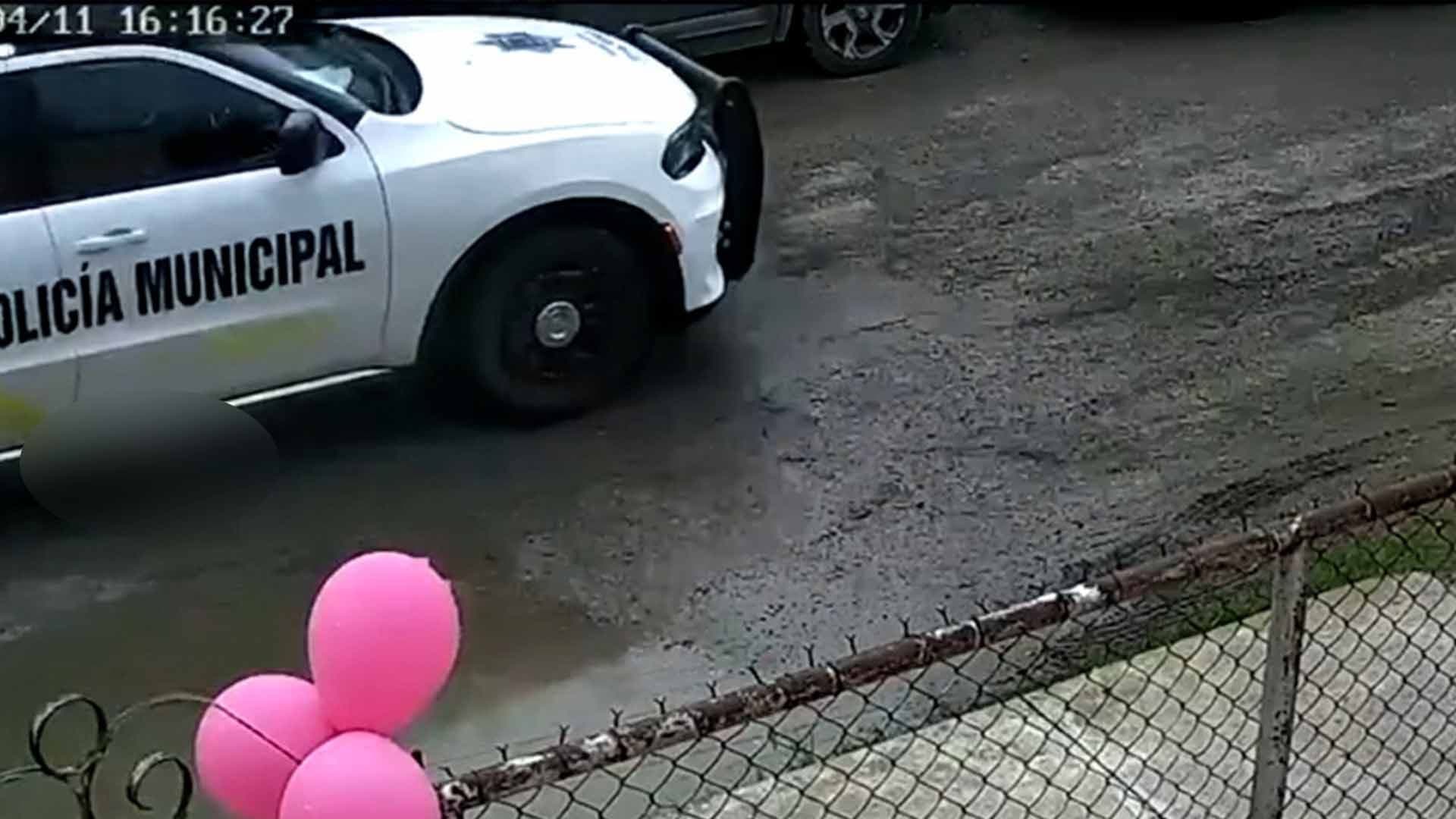 Policías Atropellan a Perro en Piedras Negras; Agentes son Suspendidos