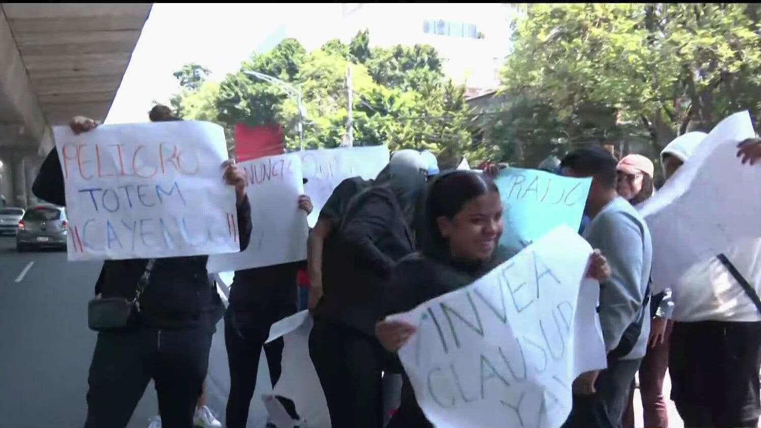 Bloquean Hoy Periférico en CDMX por Publicidad Ilegal; Exigen Retiro de Anuncios