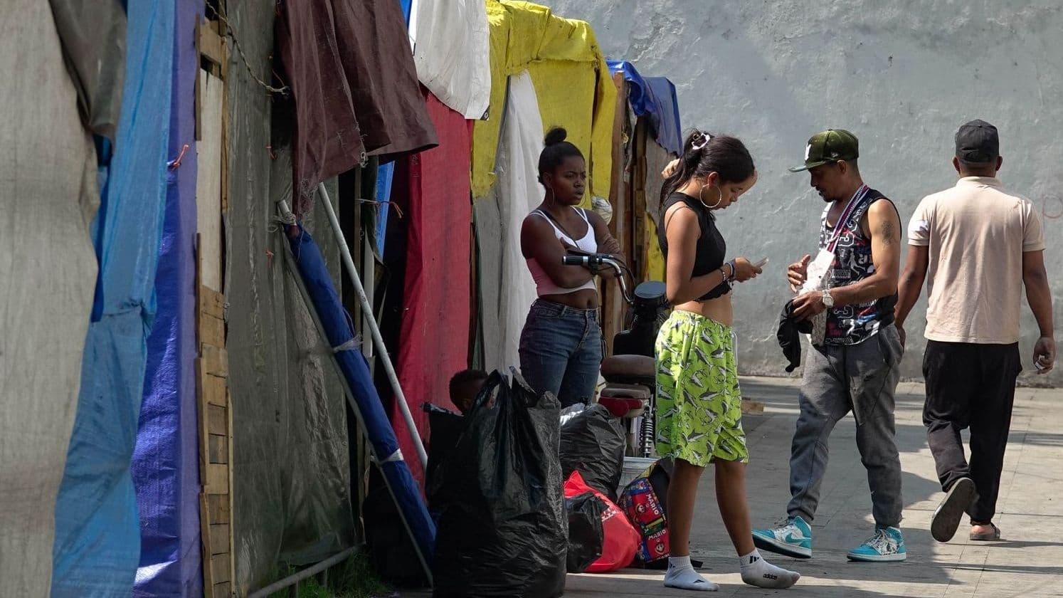 Migrantes denuncian operativos y desapariciones en CDMX