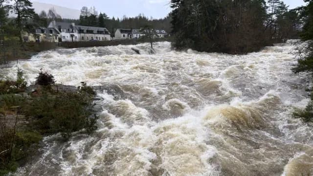 Desbordamiento en la zona de Stirlingshire, Reino Unido. Foto: AP