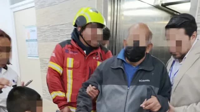 Cinco personas fueron extraídas ilesas del elevador del Hospital La Margarita. Foto: X @SSC_Pue
