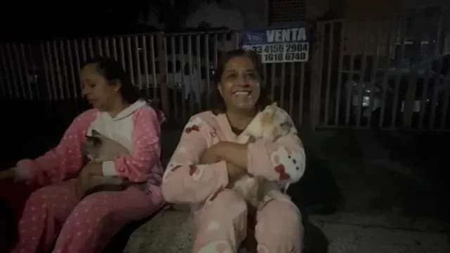 Habitantes de la AMG salen a las calles tras el sismo