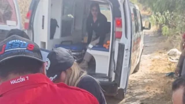 Rescatan a mujer que cayó a un canal junto a su hija. Foto: Franco Artega | N+